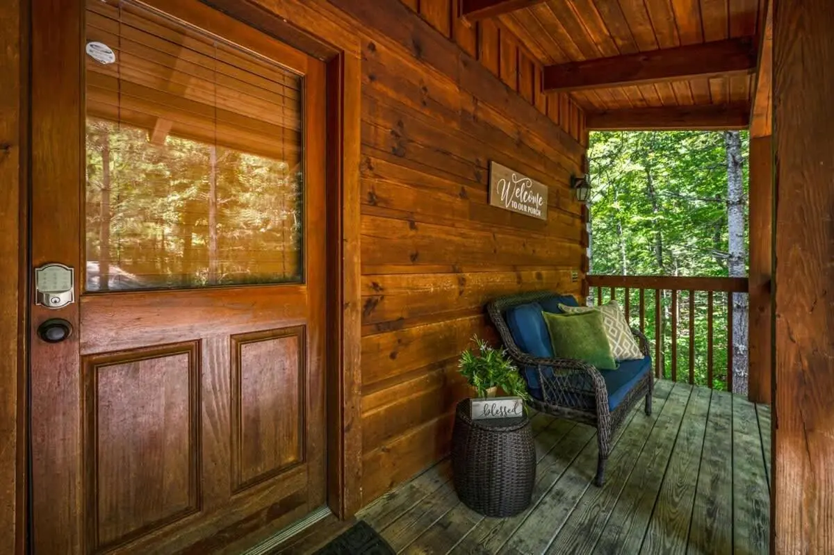Location Private Log Cabin Hot Tub Fireplace - interior